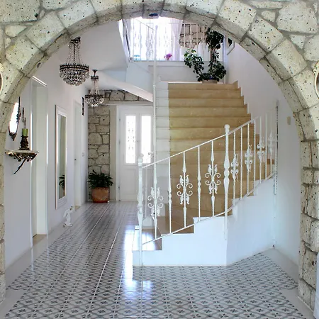 Otel Daria 2*